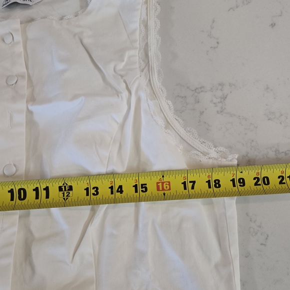 Cupshe Cream Sleeveless Blouse with Button Detail - Picture 9 of 16